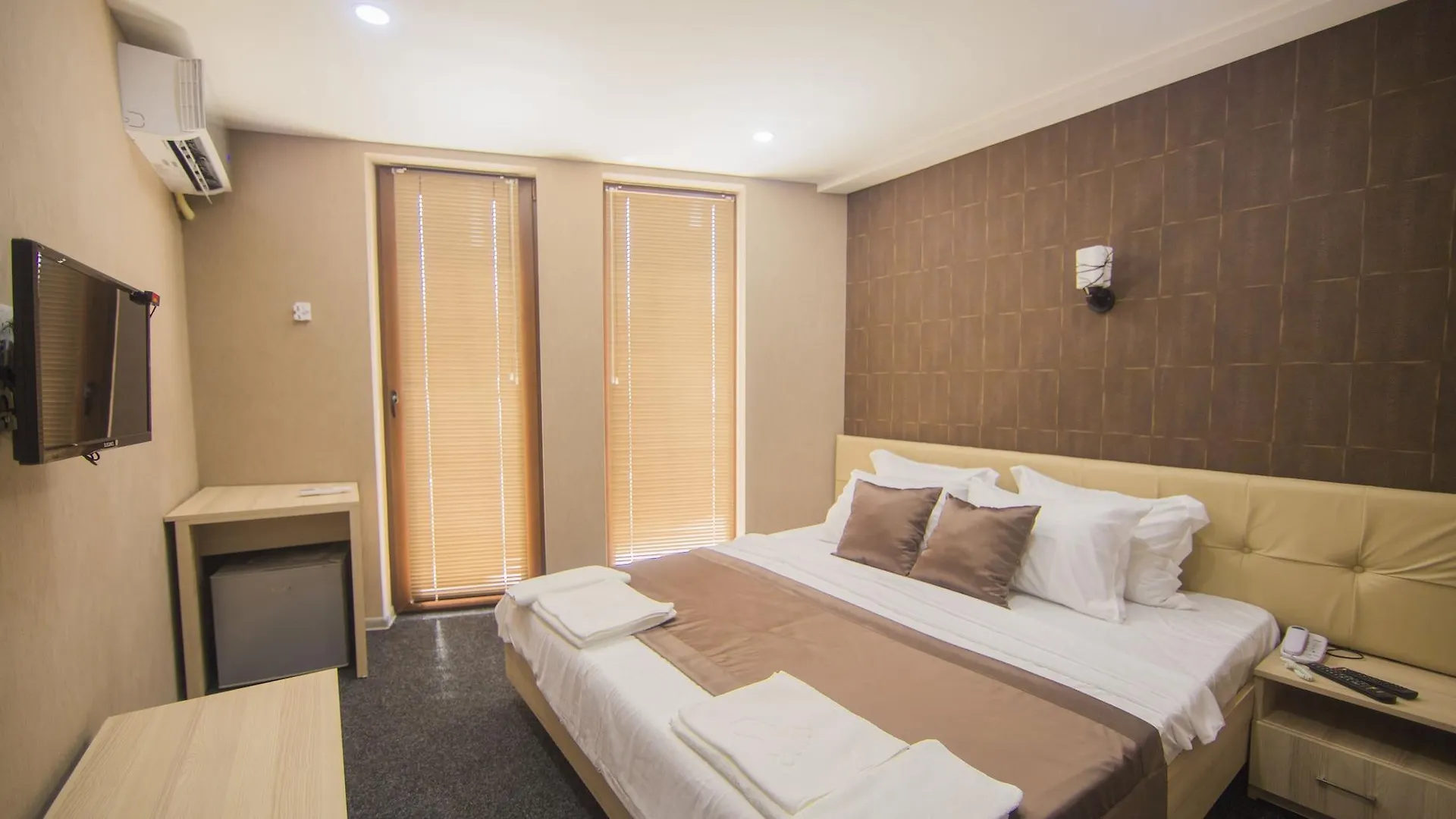 Hotel Voyager Tbilisi 4*,