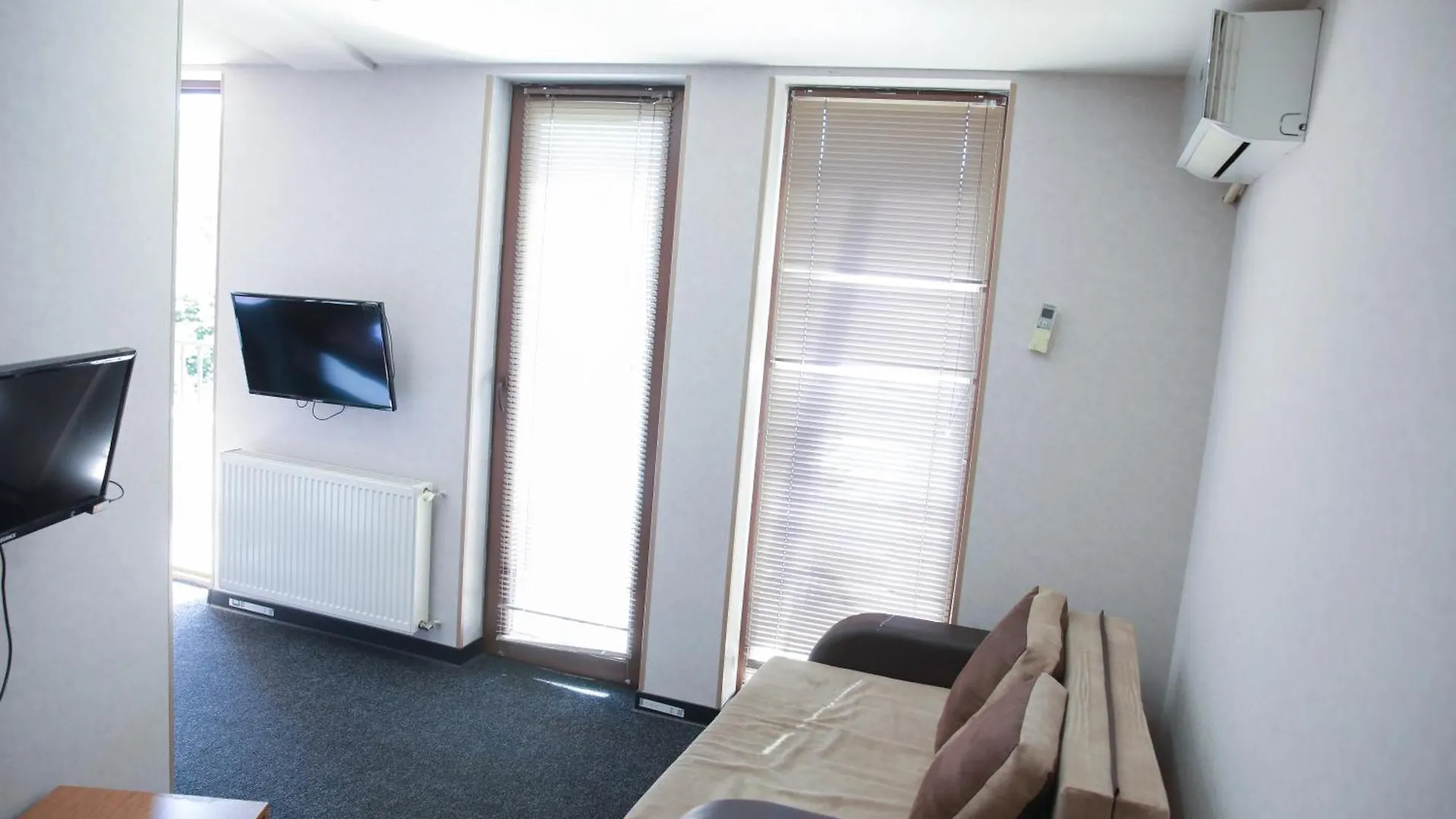 Hotel Voyager Tbilisi 4*,